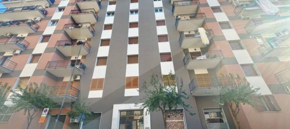 4-salle Appartement à San Giorgio a Cremano, Italy No. 18607 21