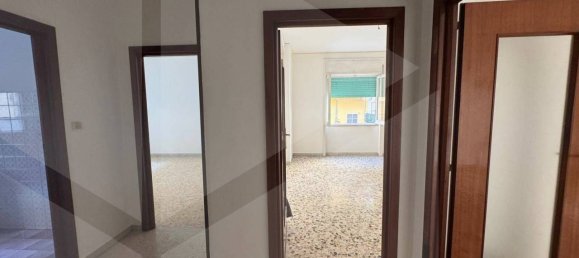 4-salle Appartement à San Giorgio a Cremano, Italy No. 18607 42