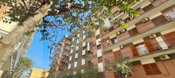 4-salle Appartement à San Giorgio a Cremano, Italy No. 18607 32