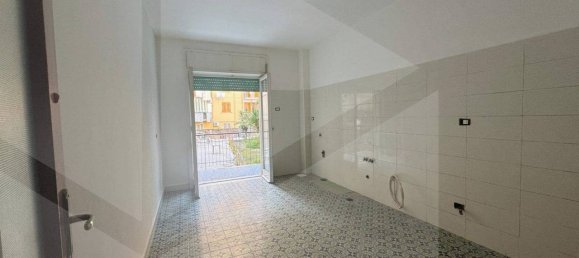 4-salle Appartement à San Giorgio a Cremano, Italy No. 18607 43