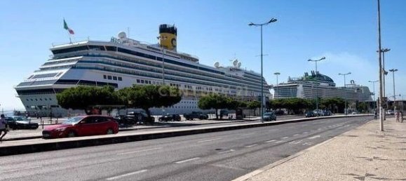 169m² Commercial property in Lisbon, Portugal No. 98992 6