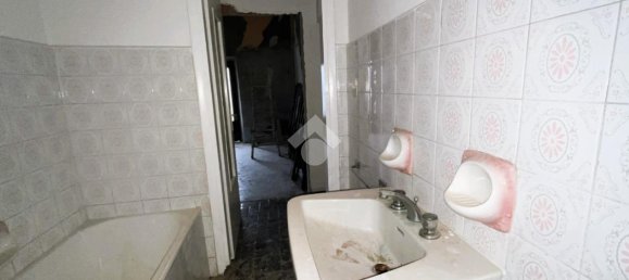 4 rooms House in Torre de' Roveri, Italy No. 7008 14