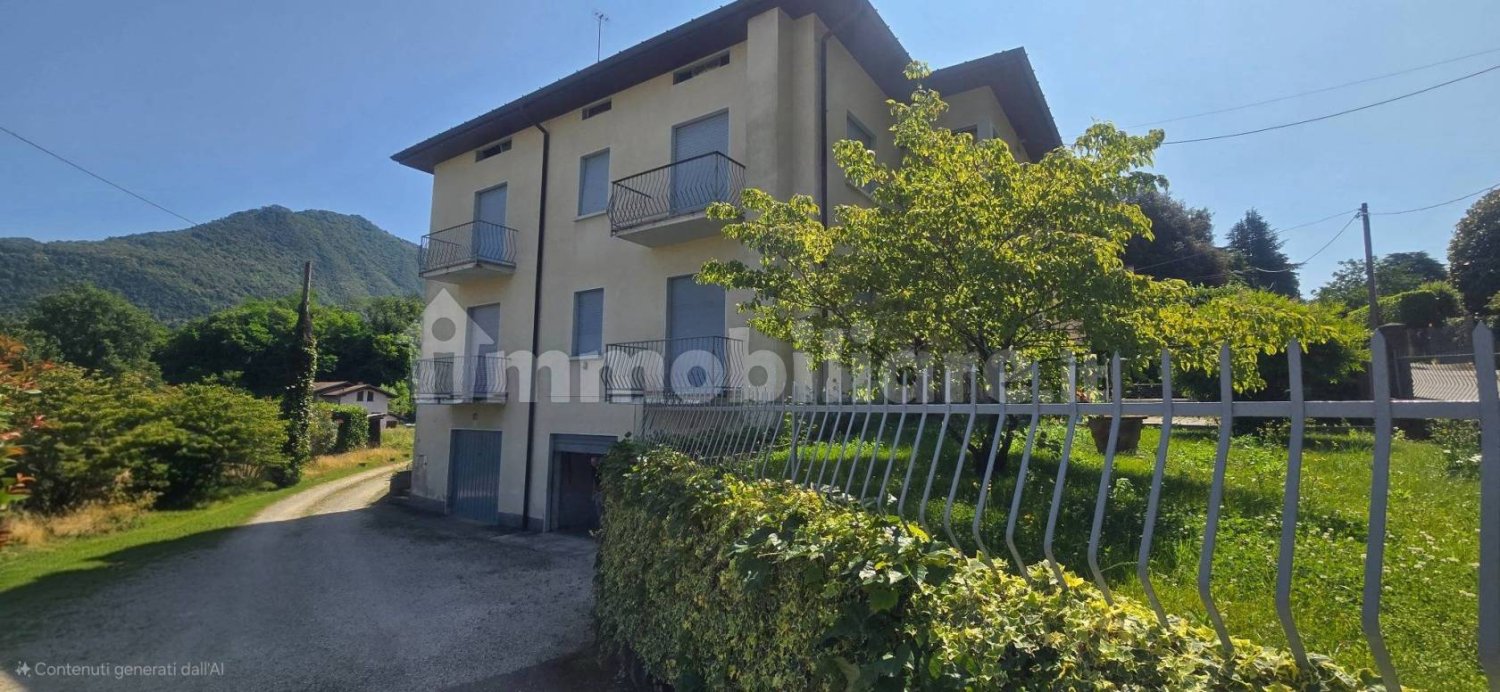 3 bedrooms Apartment in Laveno-Mombello, Italy No. 350981