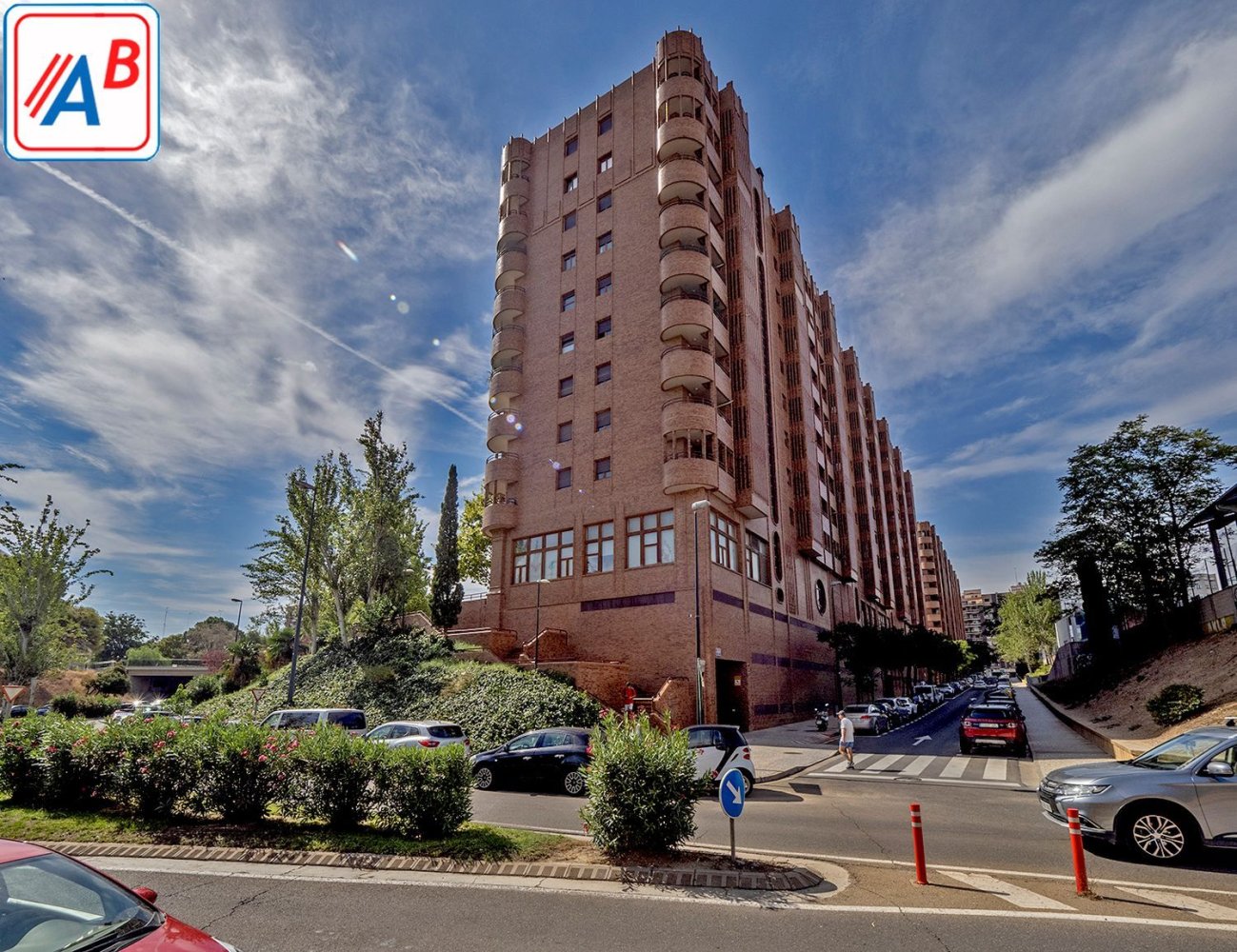 4 bedrooms Apartment in Zaragoza, Spain No. 212760