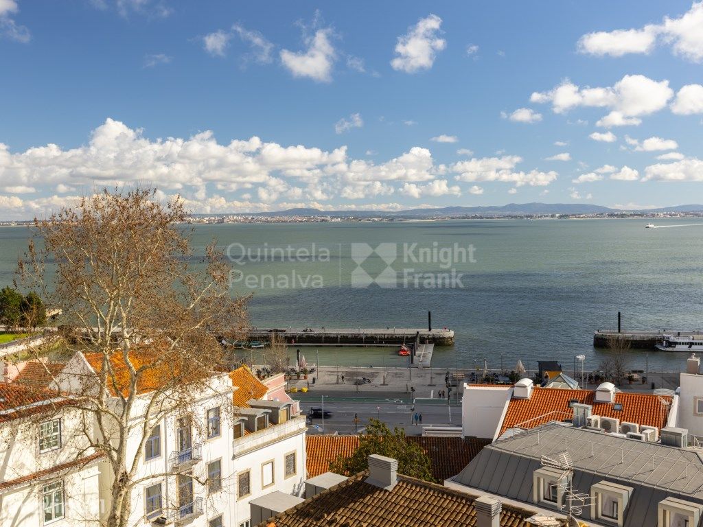 2 bedrooms Apartment in Lisbon, Portugal No. 98711