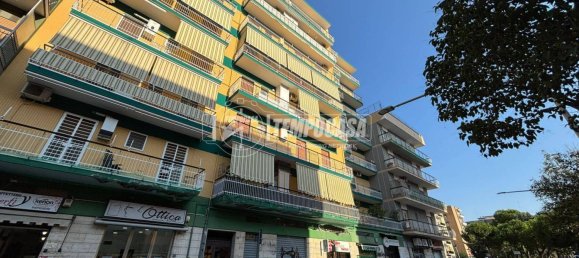 2 chambres Appartement à Bari, Italy No. 335652 2