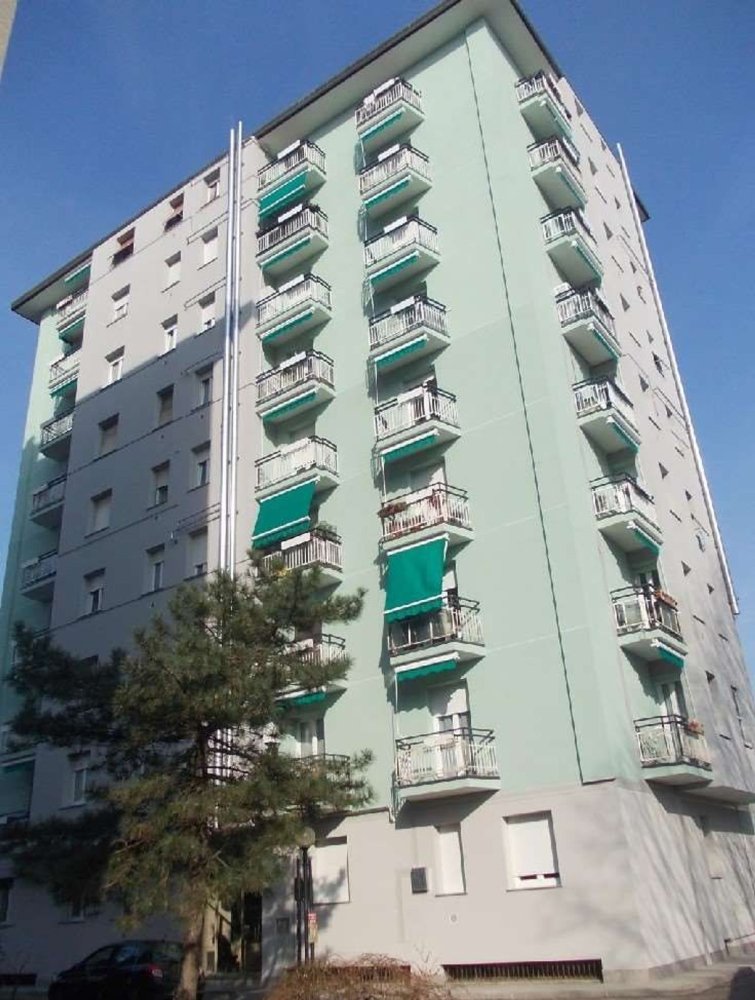 2غرفة شقة في Limbiate, Italy رقم 186879