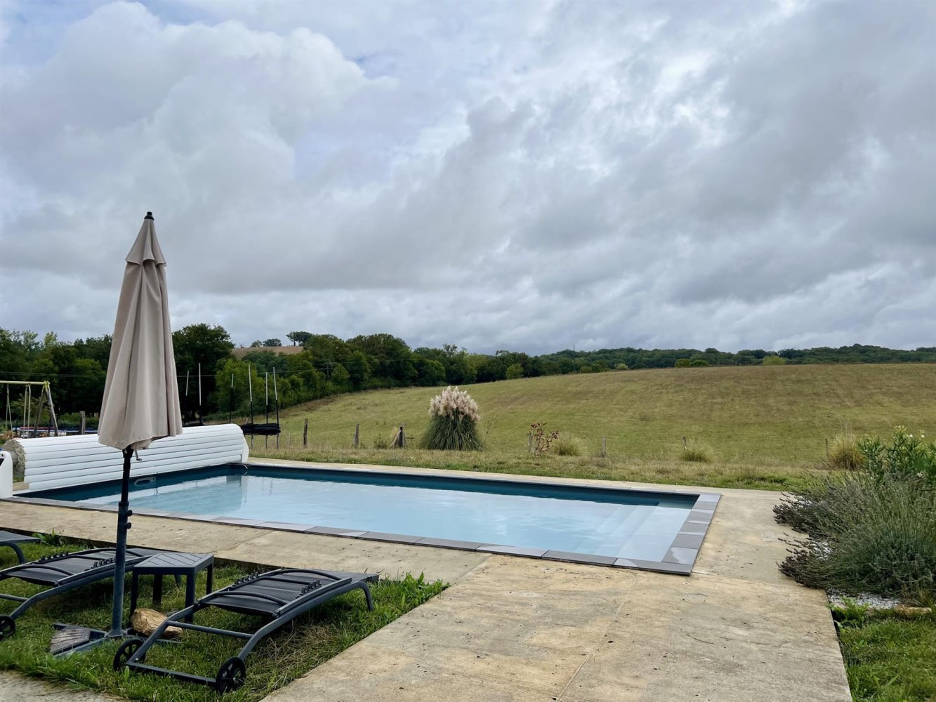 3 bedrooms House in Aveyron, France No. 360830