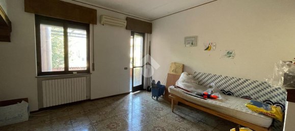 4 rooms Apartment in Villa d'Almè, Italy No. 2124 12
