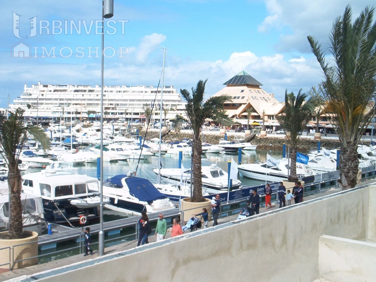 35m² Commercial property in Quarteira, Portugal No. 57772