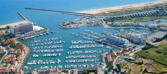 35m² Commercial property in Quarteira, Portugal No. 57772 12