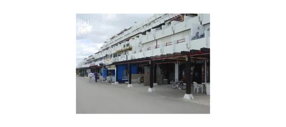 35m² Commercial property in Quarteira, Portugal No. 57772 3