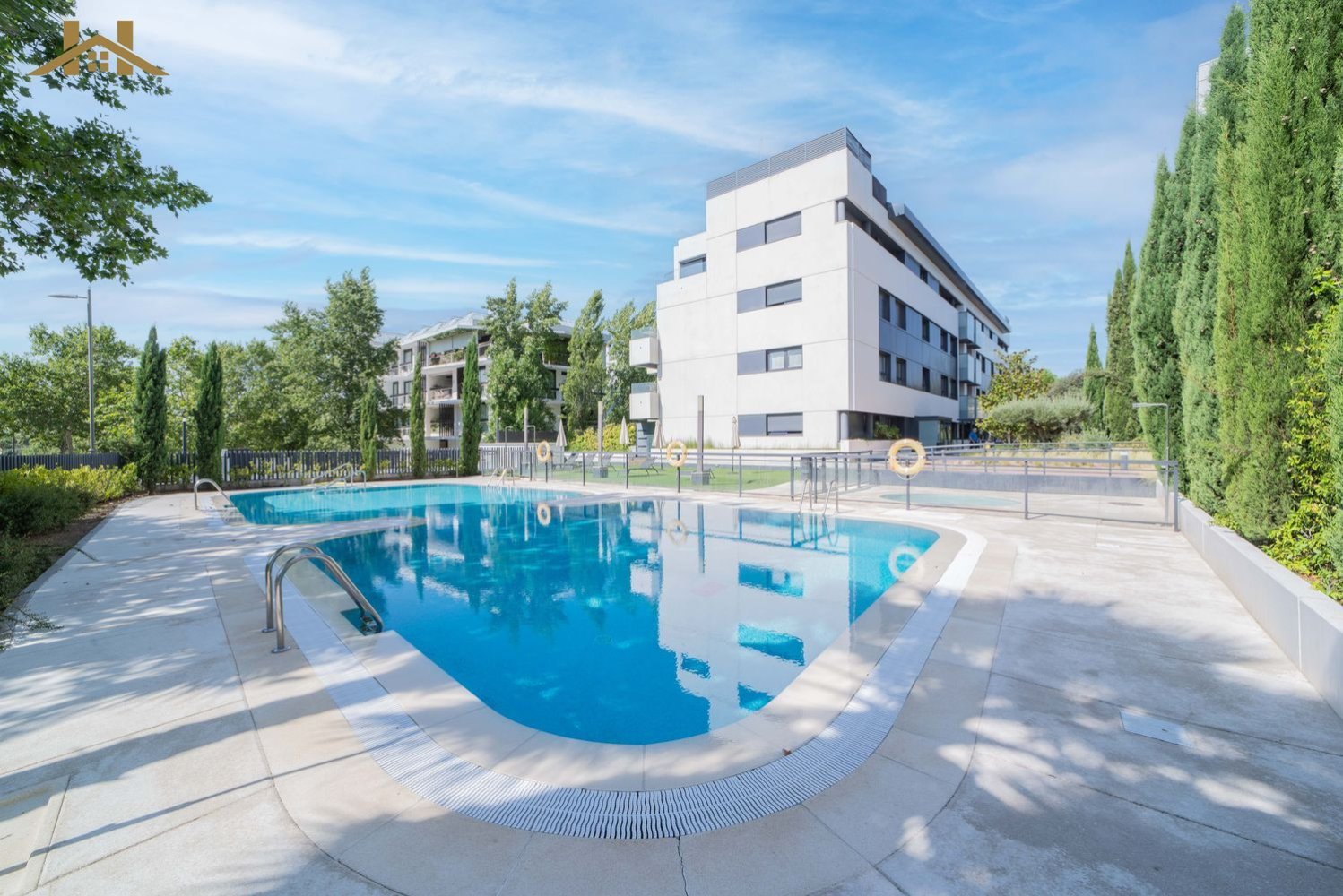 3 bedrooms Penthouse in Boadilla del Monte, Spain No. 137389