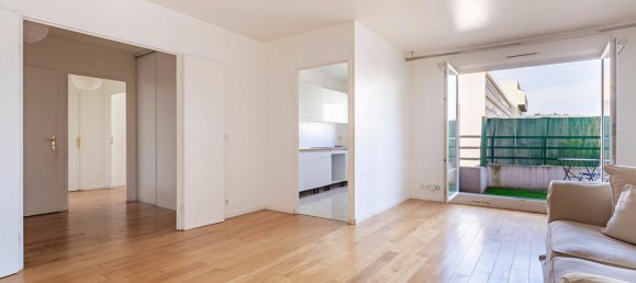 Apartamento de 3 dormitorios en Bezons, France No. 166481 3