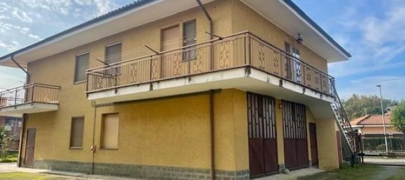 9-Zimmer Villa in Castellamonte, Italy, Nr. 30073 3