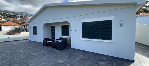 3 bedrooms House in Funchal, Portugal No. 119104 2