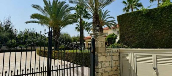 5 Schlafzimmer Haus in Pyrgos, Cyprus, Nr. 10896 3