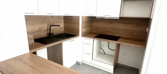 1 bedroom Apartment in Saint-Andre-de-la-Roche, France No. 284742 5