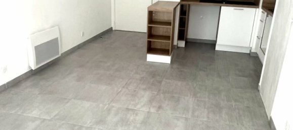 1 bedroom Apartment in Saint-Andre-de-la-Roche, France No. 284742 3