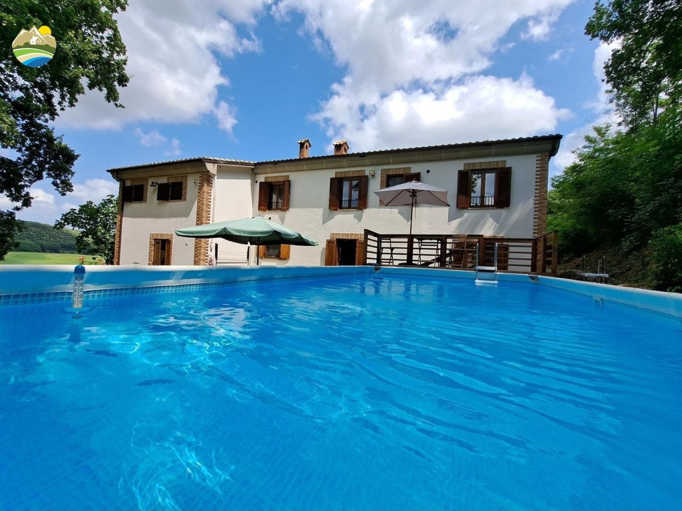 8 bedrooms House in Penne, Italy No. 387684