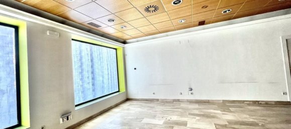 217m² Commercial property in Avila, Spain No. 123425 9