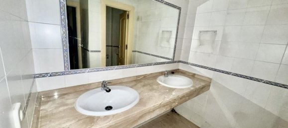 217m² Commercial property in Avila, Spain No. 123425 18