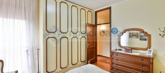 4 rooms Apartment in Seregno, Italy No. 153163 12