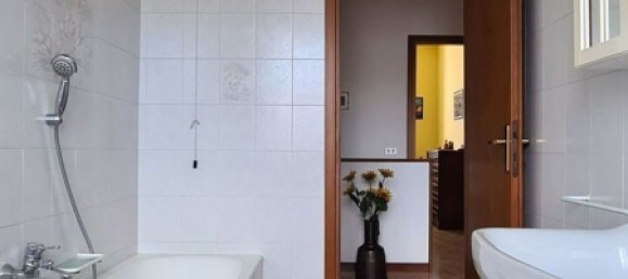 4 bedrooms House in San Zeno Naviglio, Italy No. 361349 14