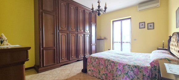4 bedrooms House in San Zeno Naviglio, Italy No. 361349 9