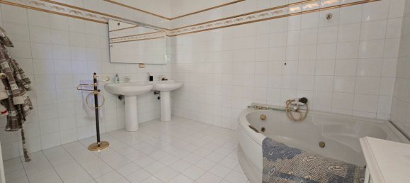 9 rooms Villa in Spoltore, Italy No. 267918 26