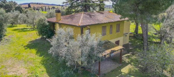 4 bedrooms House in Grosseto, Italy No. 19386 3