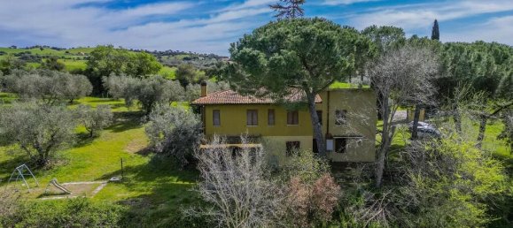 4 bedrooms House in Grosseto, Italy No. 19386 2
