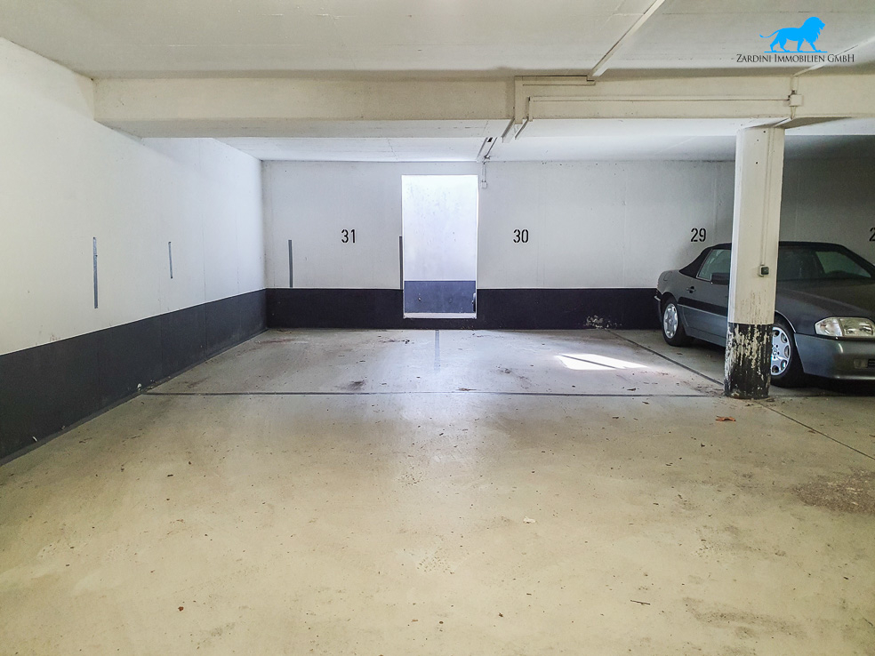 Parkplatz in Dachau, Germany, Nr. 16829