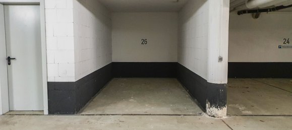 Parkplatz in Dachau, Germany, Nr. 16829 5