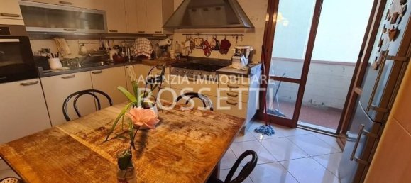 7 rooms Apartment in Fucecchio, Italy No. 63103 3