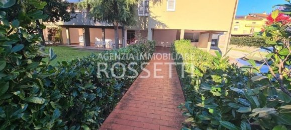 7 rooms Apartment in Fucecchio, Italy No. 63103 4