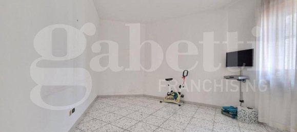 5-salle Appartement à Lecce, Italy No. 41982 6