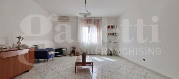 5-salle Appartement à Lecce, Italy No. 41982 16