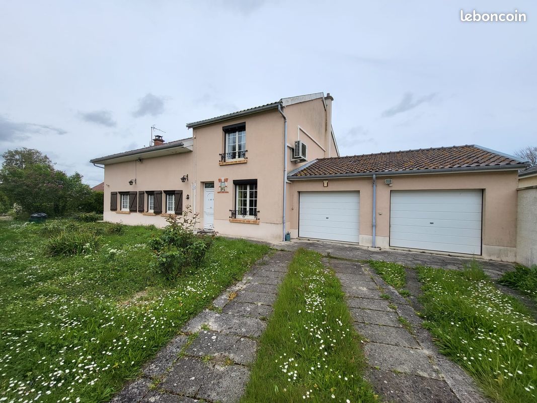 Casa de 3 dormitorios en Villers-le-Chateau, France No. 73630