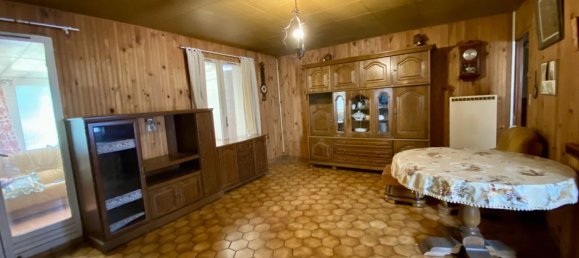 3 bedrooms House in Jaudrais, France No. 249386 6