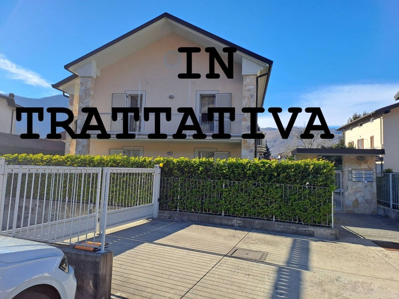 3غرفة شقة في Besano, Italy رقم 45255