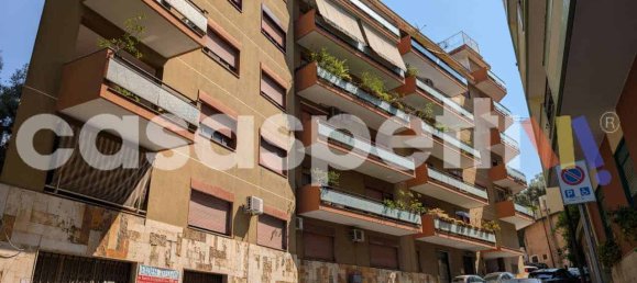 Apartamento de 3 habitaciónes en Reggio Calabria, Italy No. 355753 3
