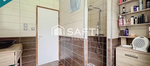 3 Schlafzimmer Haus in Devise, France, Nr. 216426 3