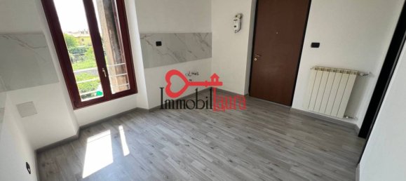 2 chambres Appartement à Saltrio, Italy No. 90804 3