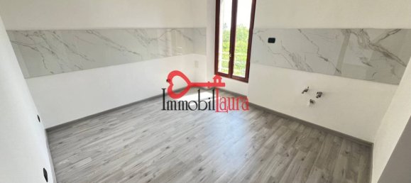 2 chambres Appartement à Saltrio, Italy No. 90804 2