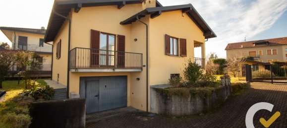 4-salle Villa à Daverio, Italy No. 232976 2