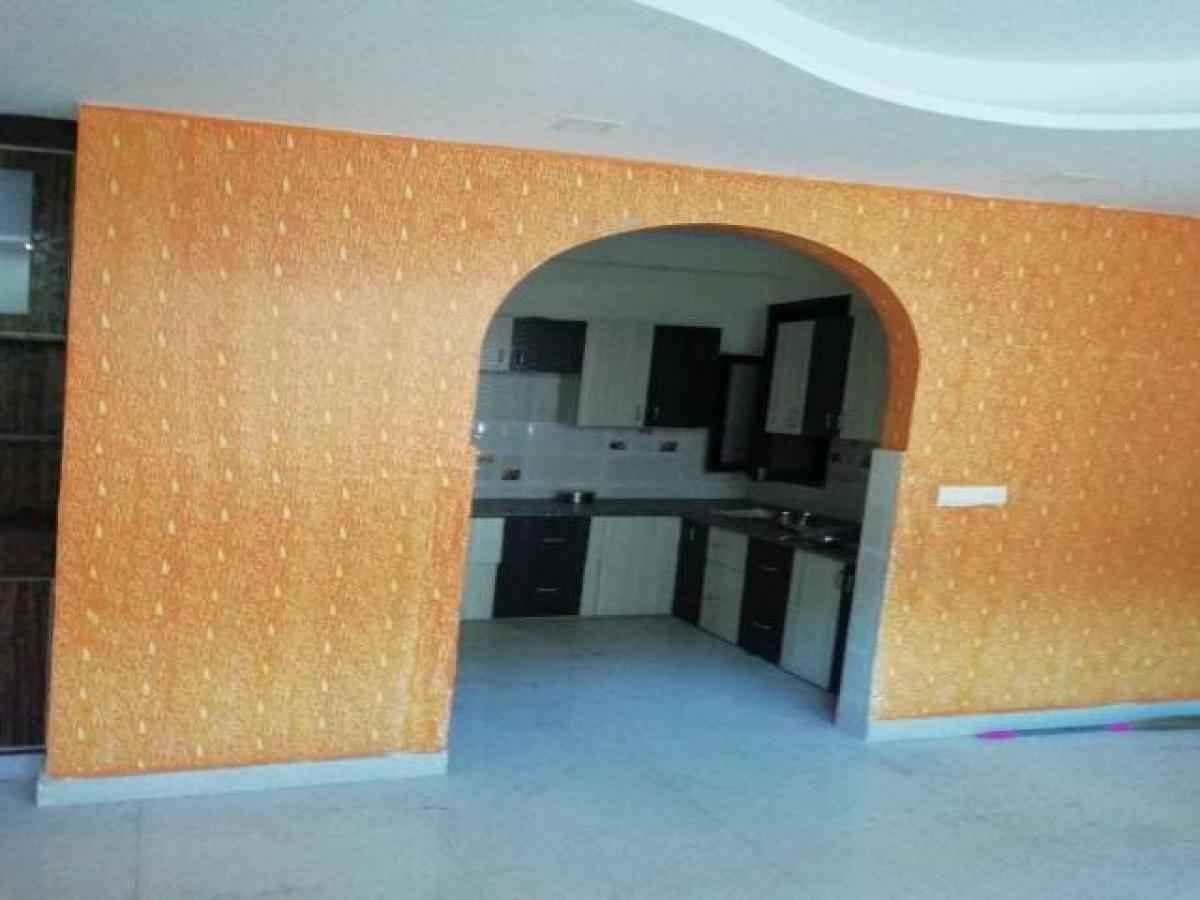 2 bedrooms House in Ghaziabad, India No. 10347