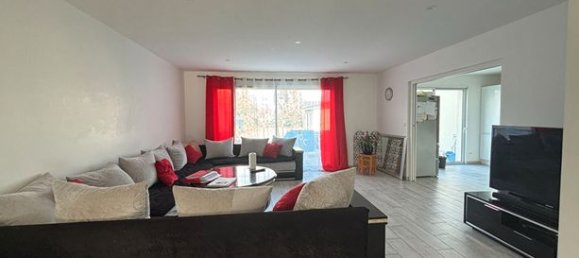 4 Schlafzimmer Haus in Chateauroux, France, Nr. 305728 9
