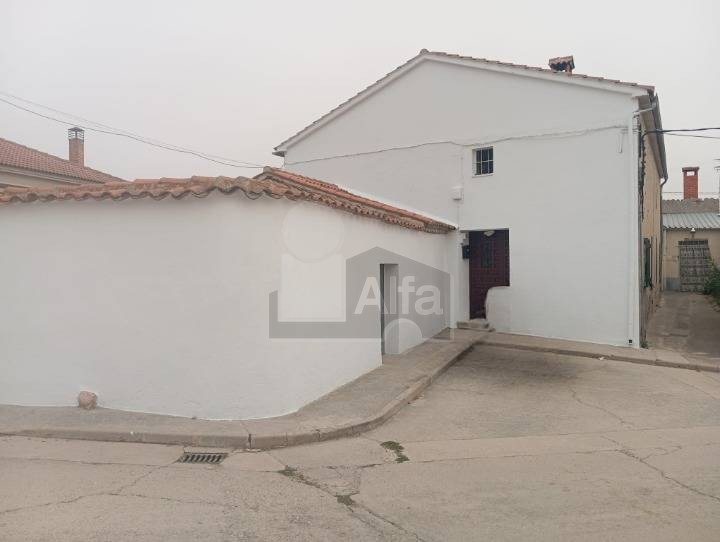 3 غرف نوم تاون هاوس في Santa Maria La Real De Nieva, Spain رقم 211497