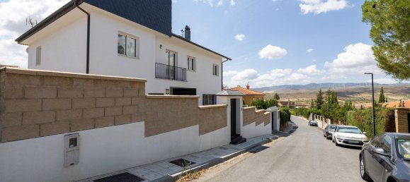 4 bedrooms House in Padul, Spain No. 137649 2